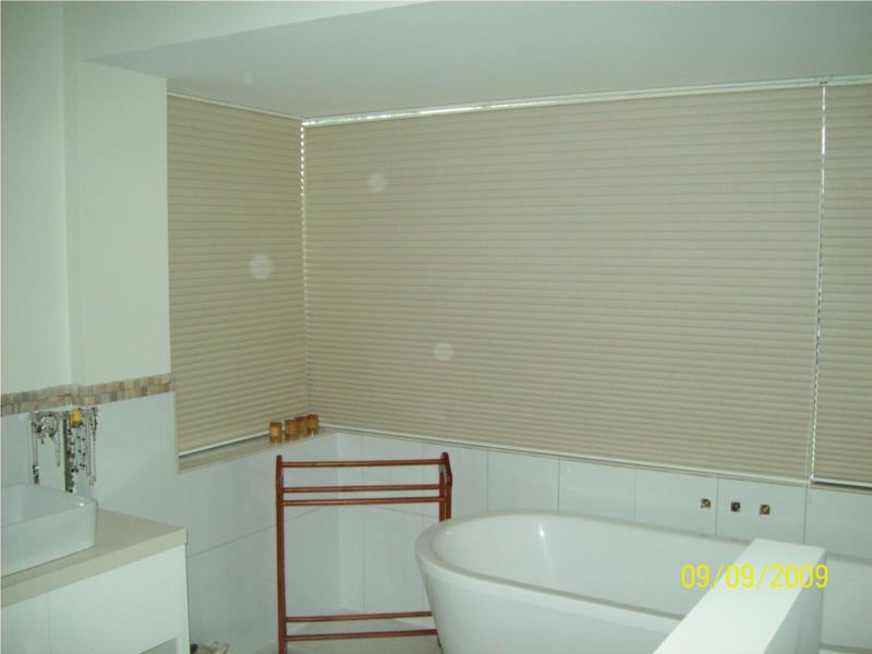 View blockout top down bottom up in ensuite