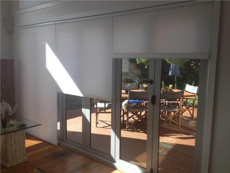 Cordless light filtering cotton honeycomb blinds