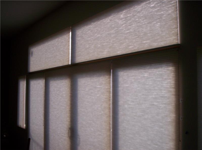 Honeycombs in light filter pongee closed