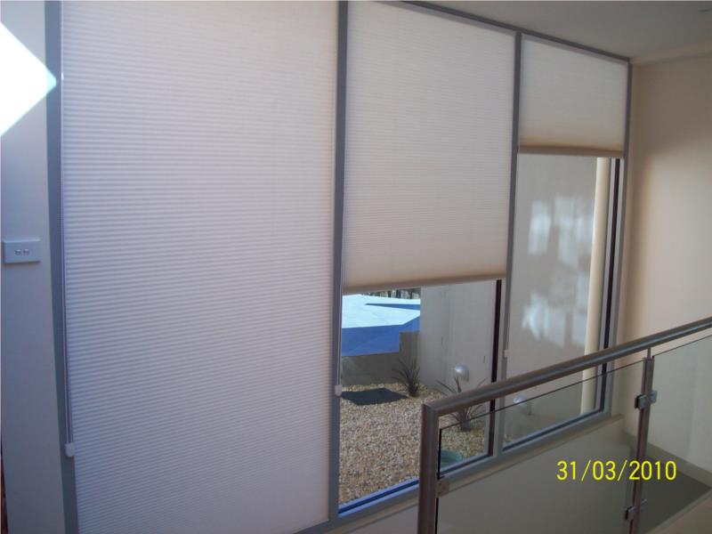 Light filter single cell in stairwell cordlock