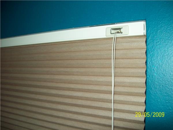 View honeycomb blind cordlock headrail