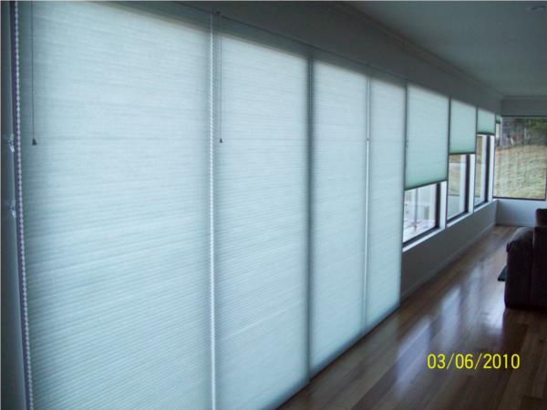 Dover Tasmania Arena cordlock honeycomb blinds