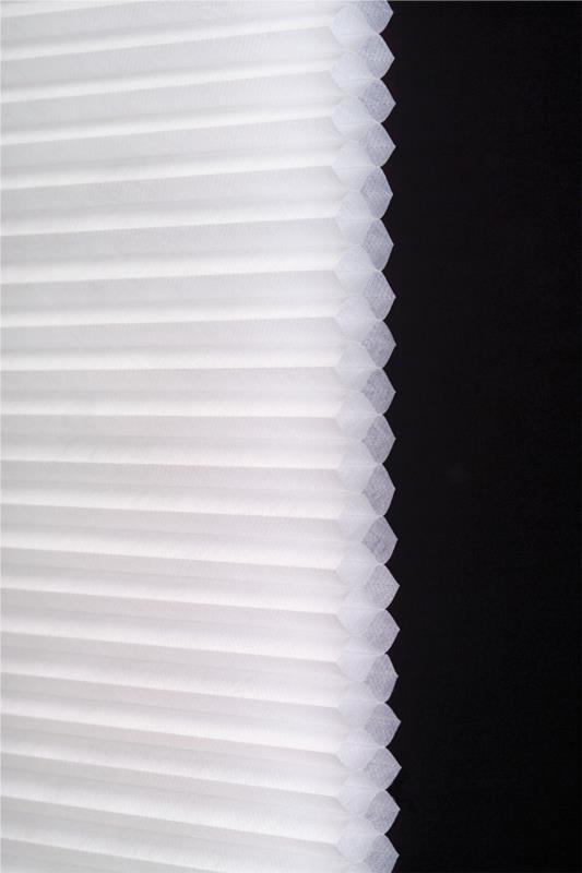 Double cell honeycomb light filtering fabric