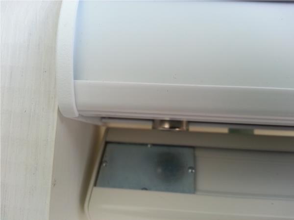 Honeycomb blinds bottom mangets on cordless blinds