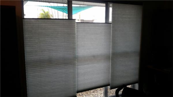 Portrait 20mm single cell light filtering top down bottom up blinds