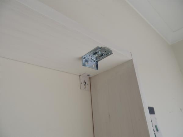 Honeycomb Blind Recess bracket positioning