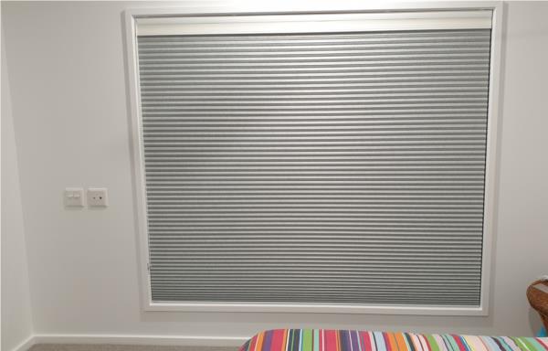 Portrait 20mm Single Cell Cordloop Day/Night Blind - Colour Cloud White Sheer and Winter Solstice