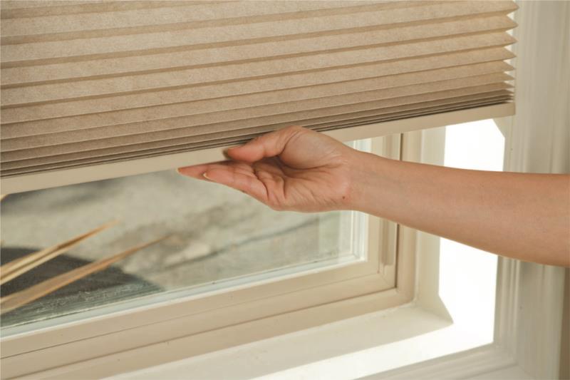 Portrait cordless smart rise honeycomb blind