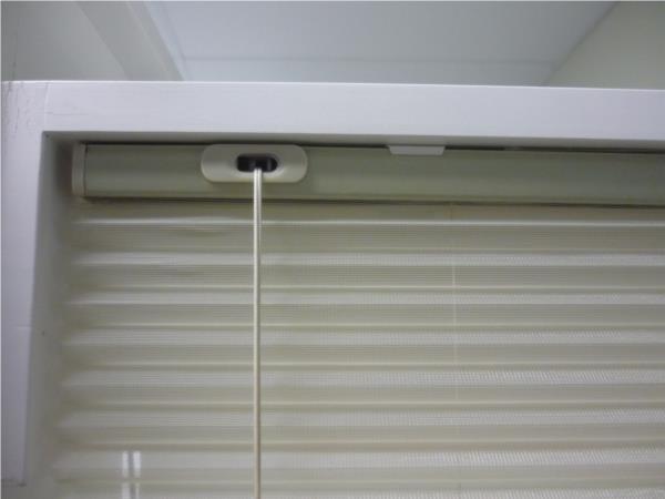 Portrait honeycomb cordlock