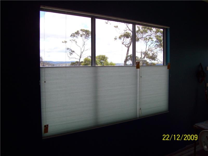 Split top down bottom up honeycombs 2 in one window