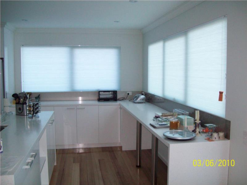 Arena Cordlock Honeycombs in kitchen