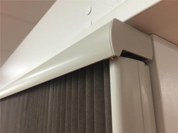 Vertical honeycomb  Blind headrails