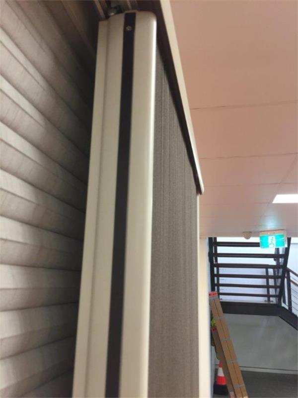 Vertical Honeycomb moving rails